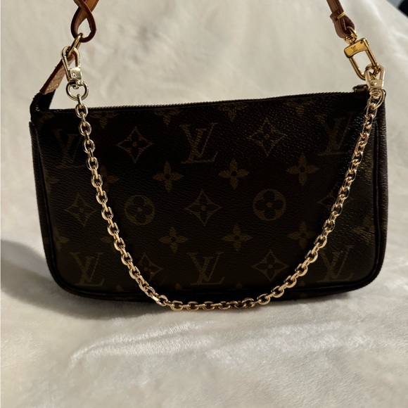 ‼️LOUIS VUITTON POCHETTE‼️ - Picture 5 of 15